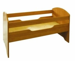 Bed with fence and variable bed height for children up to 3 years old