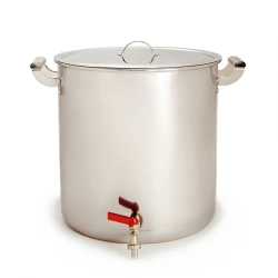 Drinking water tank with tap