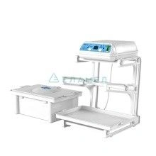 Installation for ultrasonic mechanised pre-sterilisation cleaning of medical instruments with light and sound indication