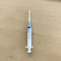 Single-use sterile three-detail sterile injecting syringe "Luer Lok" with nominal capacity of 8ml with needle