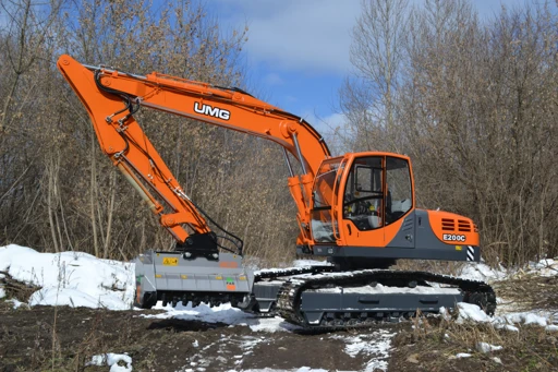 E200C Crawler Excavator with YMZ 53429 Engine - Versatile Earthmoving Equipment