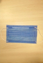 Disposable medical non-sterile non-woven surgical 3-layer mask with elastic band 17,5x9,5 cm, colour: blue