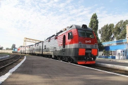 Freight mainline AC electric locomotive 4ES5K (four-sectional)