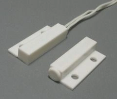 Magnetic contact point intrusion detector IO 102-4