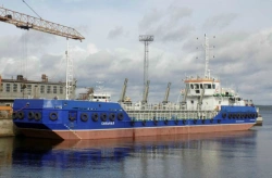 Self-propelled dredging barge "Strong"