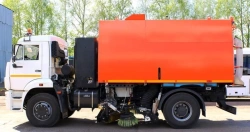 Sweeping and cleaning machine KO-318DG