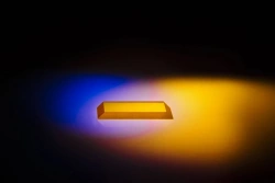 Zinc Selenide Prisms (CVD-ZnSe)