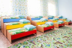 Sliding bed for kindergarten