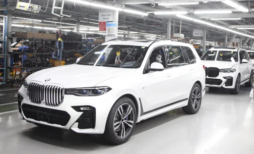 BMW X7 Luxury Crossover with 3.0L Diesel Engine, xDrive40d