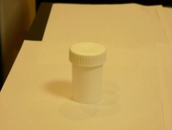 Polymer container for bioassays, disposable, non-sterile-PCP 60ml/B with spoon