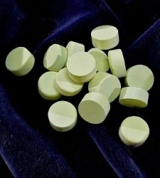 Indium (III)-tin (IV) oxide for thin layer optics