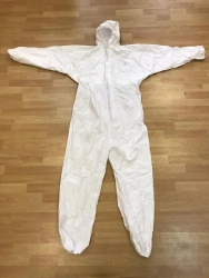 Coverall, reusable insulating coverall made of nonwoven fabrics Barrier-M version
