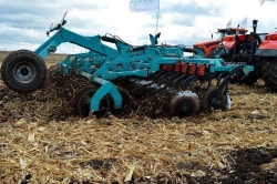 Semi-trailed folding disc mulching harrow D-1000PS M2 "Dominanta"