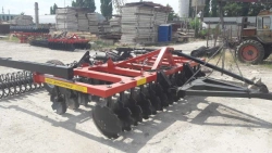 Modernised universal disc harrow BDM-U 4x2P trailed