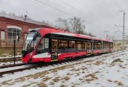 100% low-floor three-section tram car model 71-932