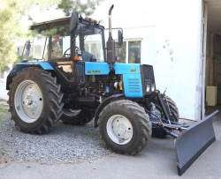 Machinery and equipment for public utilities: plough and bulldozer equipment (mouldboards), models: municipal mouldboard