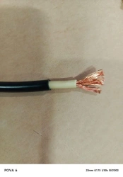 Wire for rolling stock insulated with thermoplastic elastoplast, sheathed in cold-resistant polyvinylchloride plasticate, mar