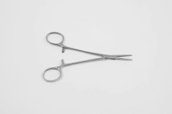 VZ-Z-62-1 Vascular haemostatic clamp, thin, straight, 160 mm.