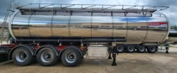 Three-axle tank semitrailer, of load-bearing construction, commercial name BERGHEL 9116P4, type 9116P4, swivelling chassis bogie