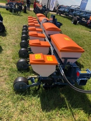 Tillage seeder MC-12