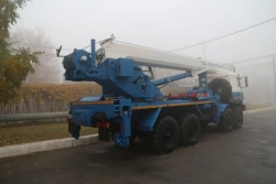 Truck crane ??-55733 of modification 6929V2-0 (using cab ??-55732?1.92.00.000 or ??-65717?5.92.00.000) on base