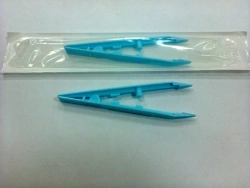 Single-use sterile polymer forceps 125 mm