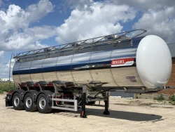 Three-axle tank semitrailer, of frame construction, commercial name BERGHEL 9116P3, type 9116P3, on chassis SF-345, modification