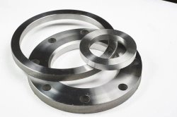 Flat steel flange free on welded ring