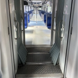 Intercarriage crossing with handrails 04126370900
