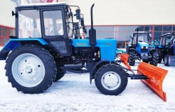 Machines for road and municipal economy UDKM-4 on the basis of wheeled tractor Belarus 82.1, with attachment: mouldboard at