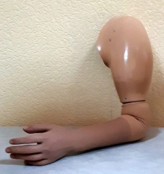 Cosmetic shoulder prosthesis