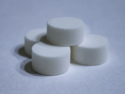 Magnesium fluoride-cerium (III) fluoride for vacuum deposition
