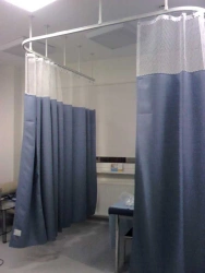 Curtain for physiotherapy rooms, examination and hospital wards made of multilayer moisture barrier fabric with polyurethane and