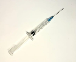 Single-use sterile three-detail self-locking injecting syringe with a capacity of 2 ml in version "B