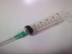 Injection syringe for single use, sterile three-detailed 10B "Luer" type, complete with 0.8x40 injection needle