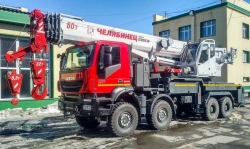 Truck crane ??-65760 (using the cabin ??-55732?1.92.00.000 or ??-65717?5.92.00.000) based on the vehicle