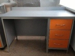 Laboratory table with one cabinet on the right side TV-SLTP-01.01