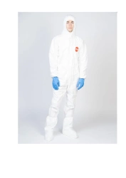 Protective coverall made of nonwoven material (100% polyethylene) for medical limited period of use, size S - XXXL, c p