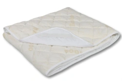Quilted mattress pads made of cotton, mixed synthetic fabrics with fibre fillings
