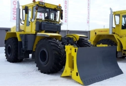 Universal wheeled bulldozer "Kirovets" K-702MBA-01-BKU "Indigirka"