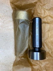 Non-passing smooth plugs with inserts with diameters over 50 to 75 mm