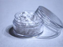 Yttrium fluoride for vacuum spraying