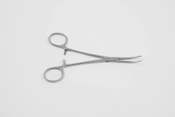 VZ-Z-53Healing clamp, toothed, curved No. 1, 160 mm