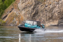 Airboat Phantom 650