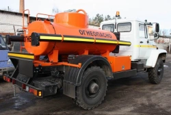 Motor vehicles for the carriage of petroleum products - fuel tanker type 37121, modification 37121P on the basis of GAZ chassis