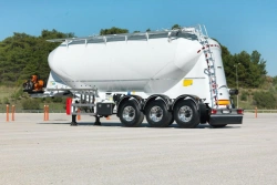 966613 - 3-axle tank semitrailer for the transport and temporary storage of substances in solid state (powders and gr