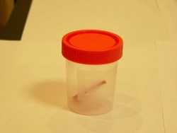 Polymer container for bioassays, disposable, sterile-COP 100ml/K with spoon