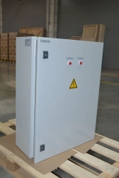 Low-voltage complete device of distribution and control input : electric power with automatic reserve input (AVR) type