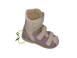 Complex orthopaedic footwear with insulated lining: children's boots, model 304