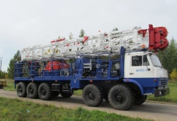 Self-propelled lifting unit for well repair and drilling APR-100S